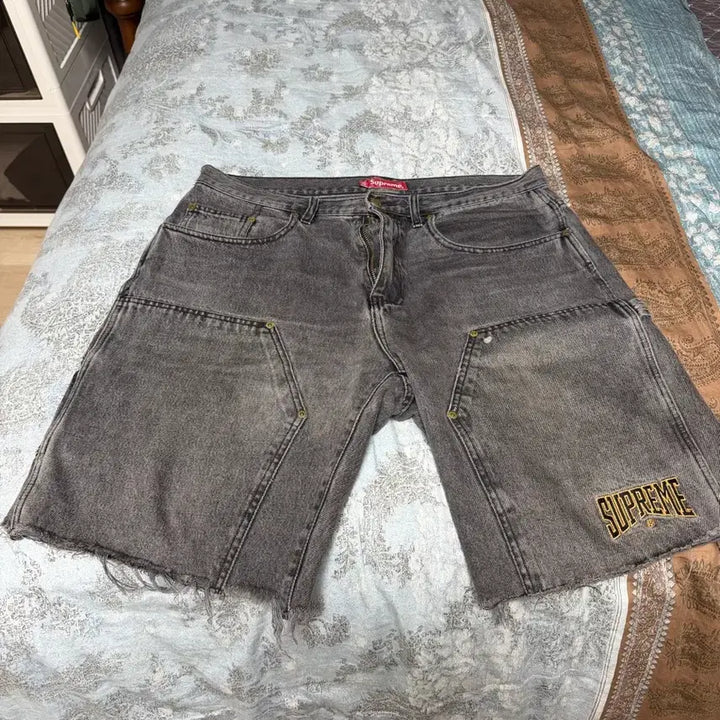[BUNJANG] Supreme Double Knee Denim Shorts Black Denim / 슈프림 더블니 데님쇼츠 흑청
