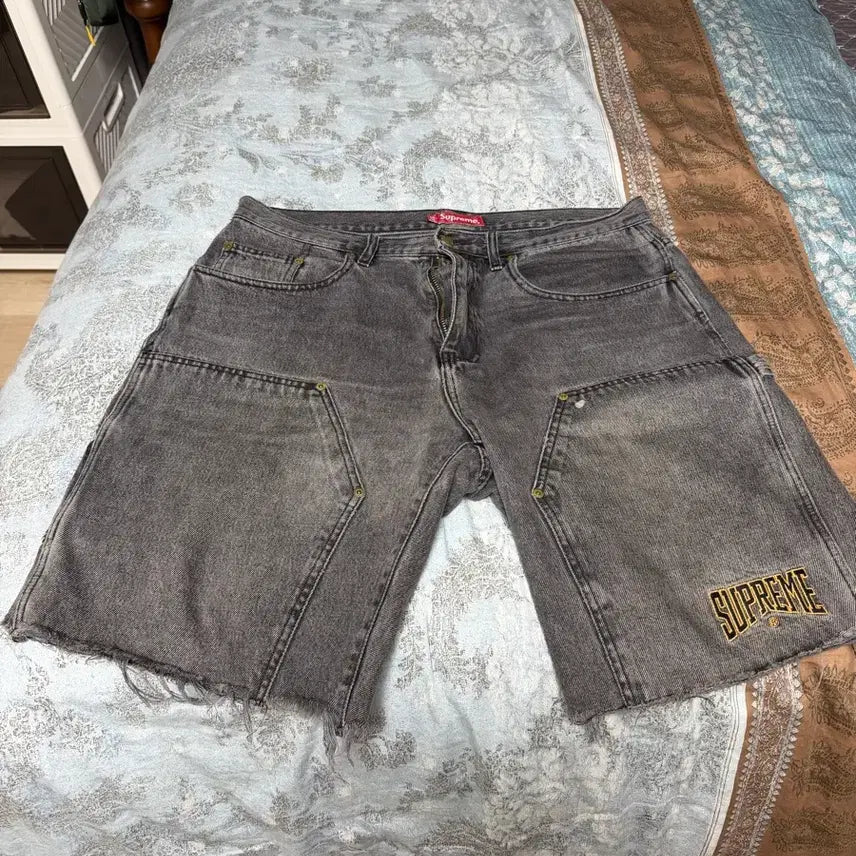 [BUNJANG] Supreme Double Knee Denim Shorts Black Denim / 슈프림 더블니 데님쇼츠 흑청
