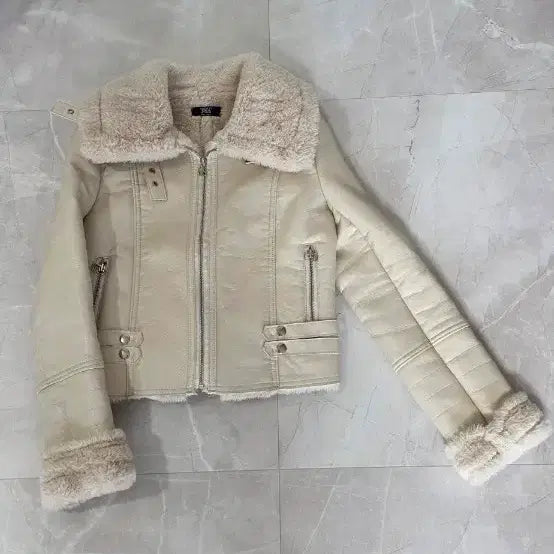 [BUNJANG] RACHEL EACH OTHER Ivory Shearling Jacket / RACHEL EACH OTHER 아이보리 무스탕 자켓
