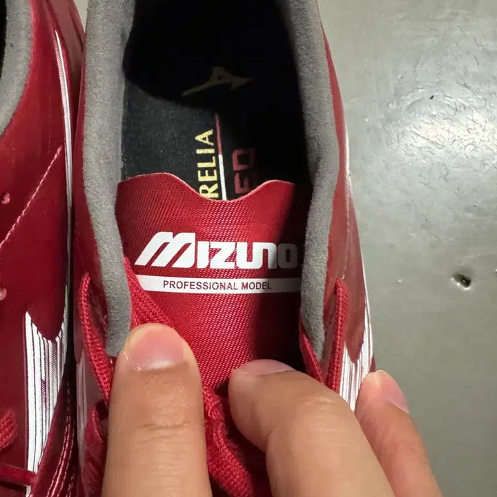[BUNJANG] Mizuno Morelia Neo Red 265 Soccer Cleats / 미즈노 모렐리아 네오 레드 265