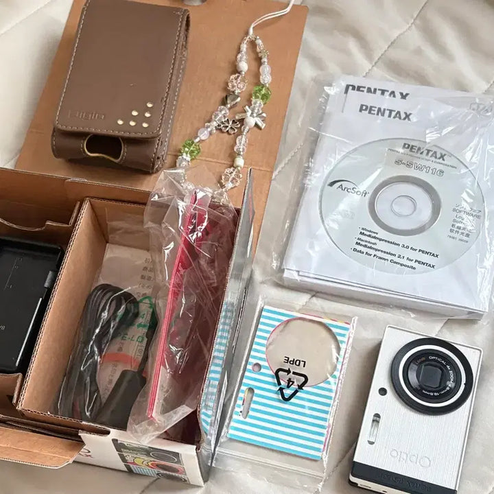 [BUNJANG] Pentax Optio RS1500 Digital Camera White Full Set / 펜탁스 옵티오 RS1500 화이트 풀세트