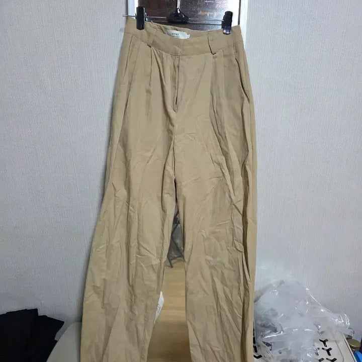 [BUNJANG] Pin Tuck Beige Wide Pants / 핀턱 베이지 와이드 팬츠