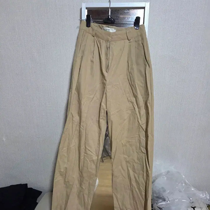 [BUNJANG] Pin Tuck Beige Wide Pants / 핀턱 베이지 와이드 팬츠