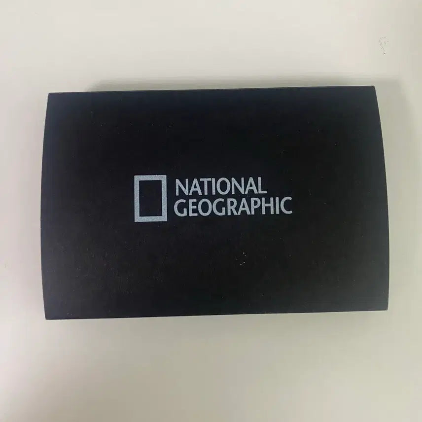 [BUNJANG] National Geographic Hug Down Rise Photocard / [미사용/새상품] 내셔널 지오그래픽 허그다운 라이즈 포카