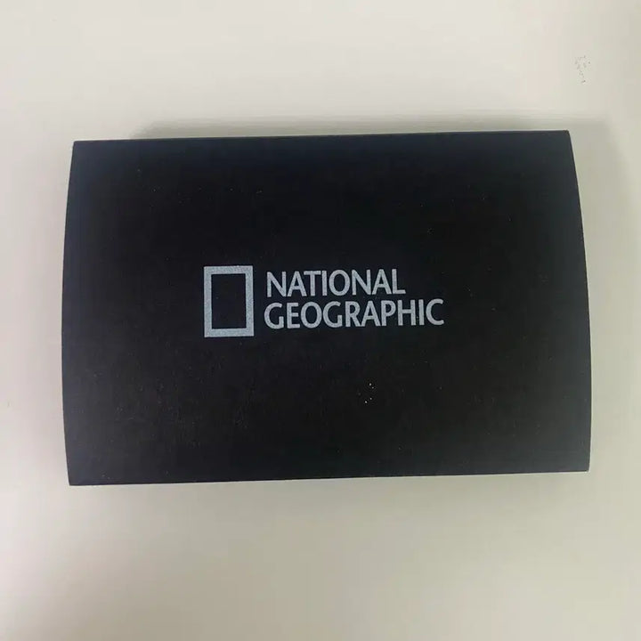 [BUNJANG] National Geographic Hug Down Rise Photocard / [미사용/새상품] 내셔널 지오그래픽 허그다운 라이즈 포카
