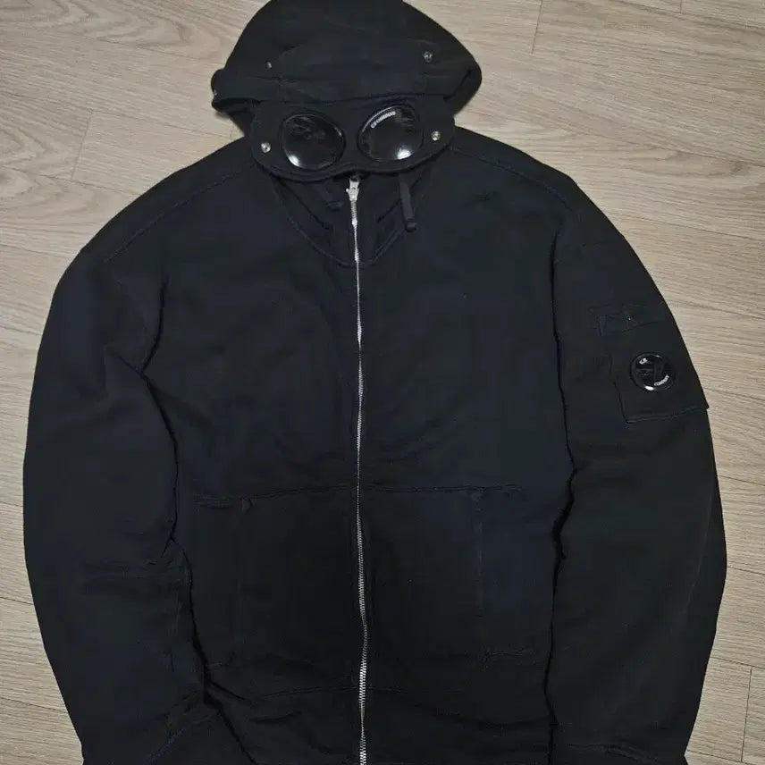[BUNJANG] CP Company Brushed &amp; Emerized Diagonal Fleece Goggle Sweatshirt - Dark Shadow Grey / Cp 컴퍼니 고글 렌즈 후드집업