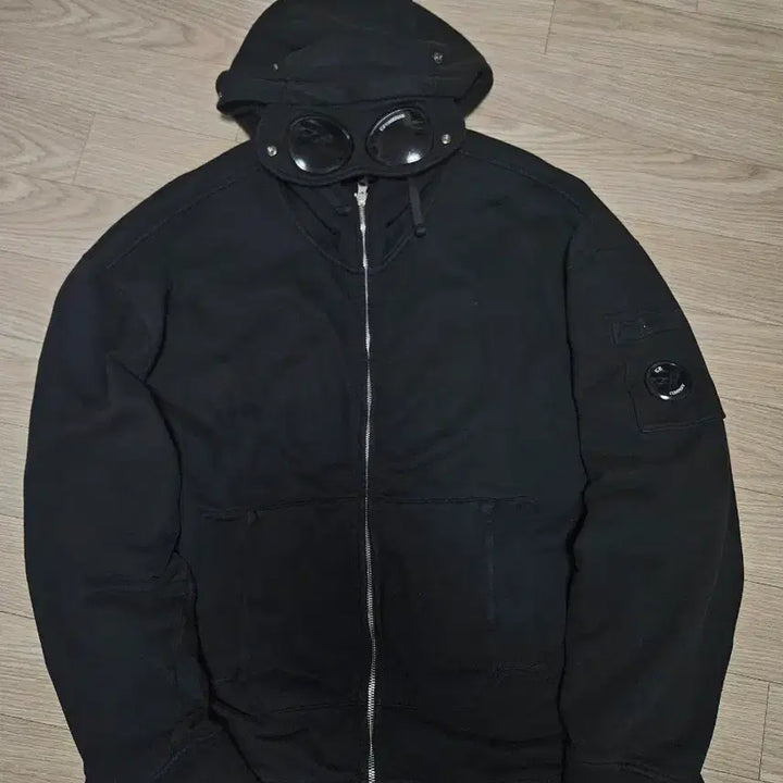 [BUNJANG] CP Company Brushed &amp; Emerized Diagonal Fleece Goggle Sweatshirt - Dark Shadow Grey / Cp 컴퍼니 고글 렌즈 후드집업