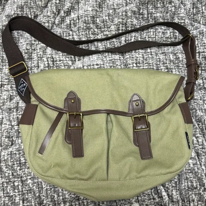 [BUNJANG] Setteer Classic Canvas Shoulder Bag Khaki / 세터 클래식 캔버스 숄더백 카키