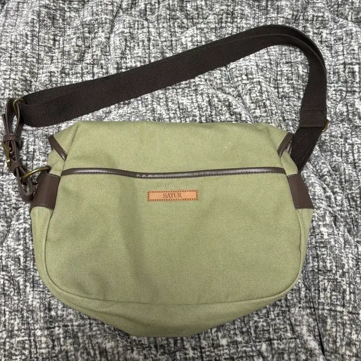[BUNJANG] Setteer Classic Canvas Shoulder Bag Khaki / 세터 클래식 캔버스 숄더백 카키