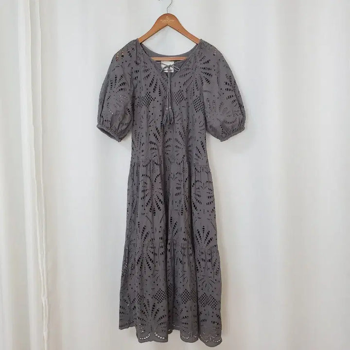 [BUNJANG] Eyelet Lace Dress / 아일렛 레이스 원피스 38