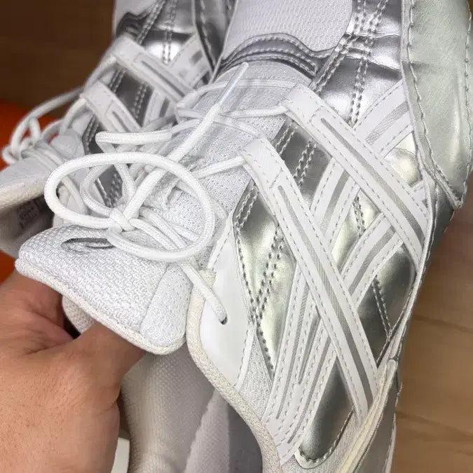 [BUNJANG] ASICS Hypersink Pure Silver Running Shoes (270mm) / 아식스 하이퍼싱크 퓨어실버 270