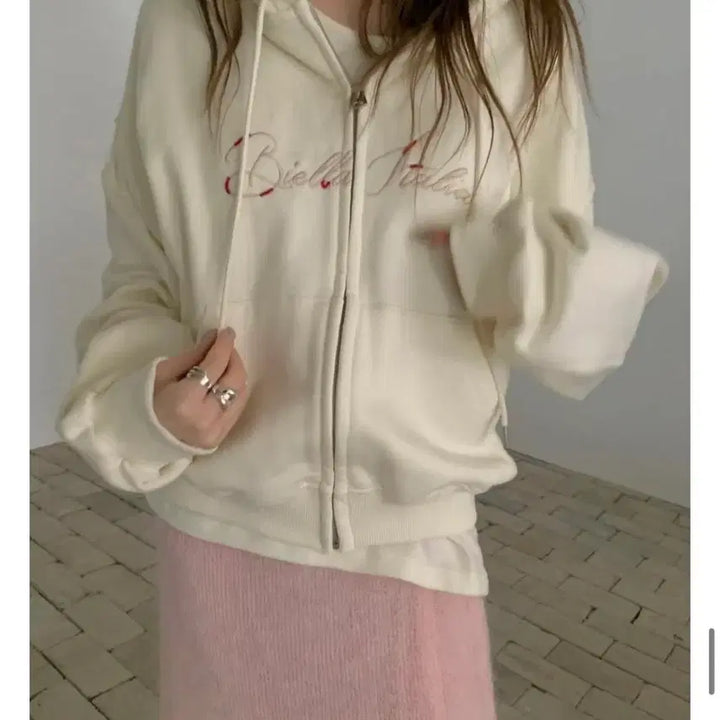 [BUNJANG] Poster Pure Embroidered Hoodie Zip-up Ivory / 포스터 퓨어 자수후드집업 아이보리 (고퀄후드집업)