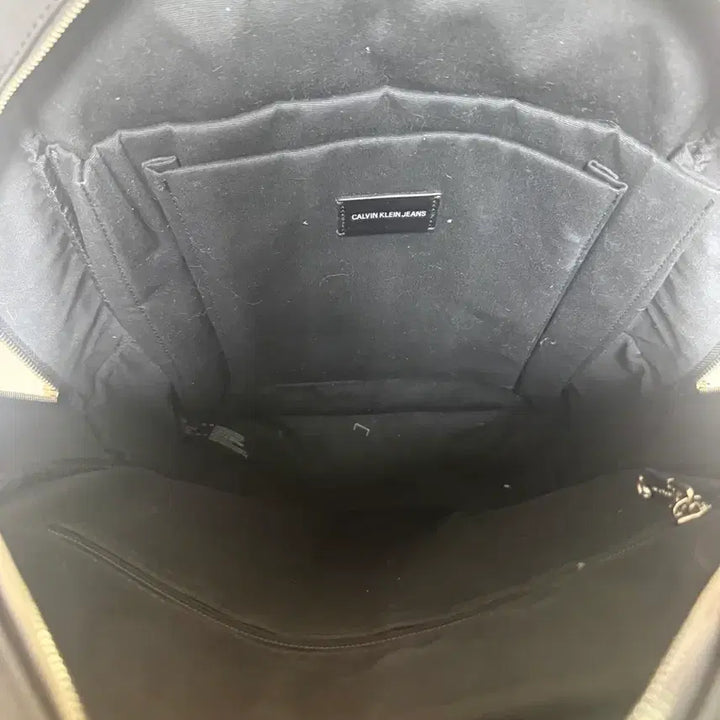 [BUNJANG] Calvin Klein Black Leather City Backpack / 캘빈클라인 블랙 레더 시티 백팩 CK