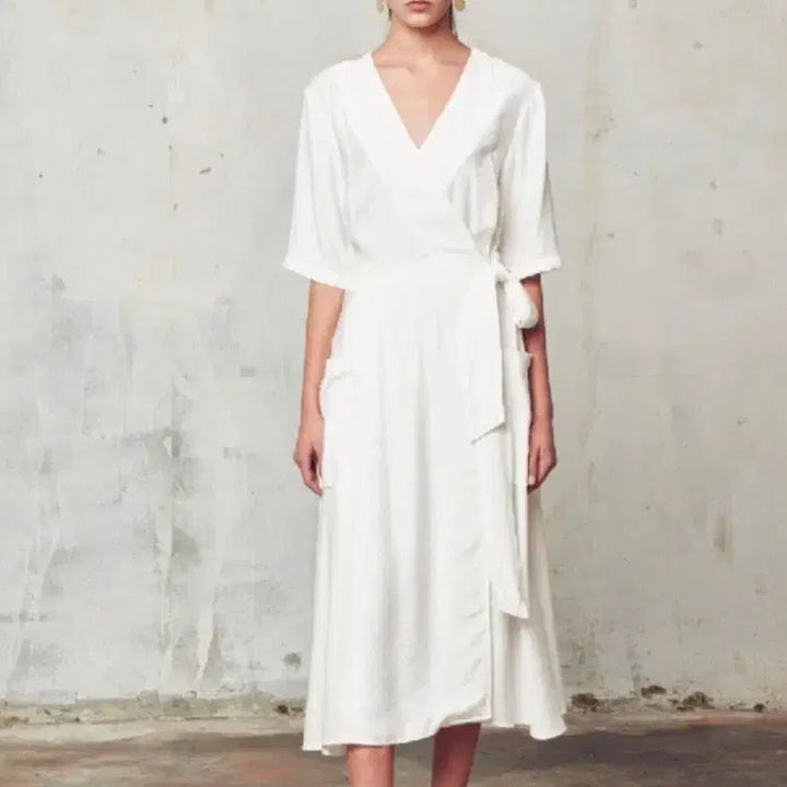 [BUNJANG] ATRE Wrap Long Dress White / ATRE 랩 수지원피스