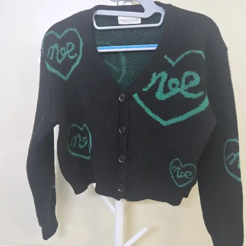 [BUNJANG] Studio White Heart Cardigan Black / 스튜디오화이트 하트 가디건 블랙