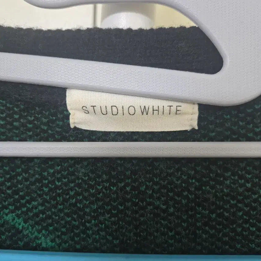 [BUNJANG] Studio White Heart Cardigan Black / 스튜디오화이트 하트 가디건 블랙