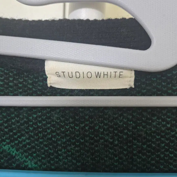 [BUNJANG] Studio White Heart Cardigan Black / 스튜디오화이트 하트 가디건 블랙