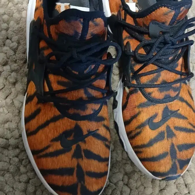 [BUNJANG] Nike Air Presto Tiger Sneakers Size 285 / 나이키 에어 프레스토 타이거 스니커즈 285사이즈 하자