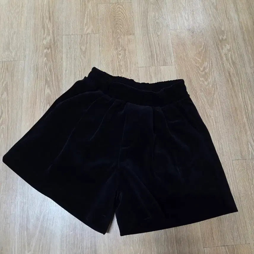 [BUNJANG] Velvet Shorts Black / 벨벳 반바지 블랙