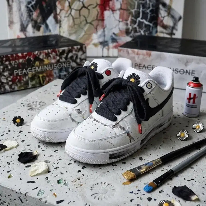 [BUNJANG] PEACEMINUSONE x Nike Air Force 1 Low White Paint Sneakers / 피스마이너스원 에어포스1 로우 화이트 페인트