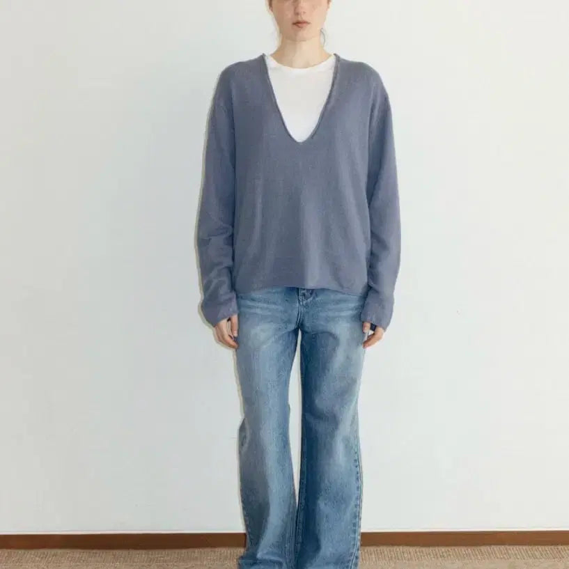 [BUNJANG] Le Ete Deep V-Neck Knit / le ete 르에떼 딥 브이넥 니트