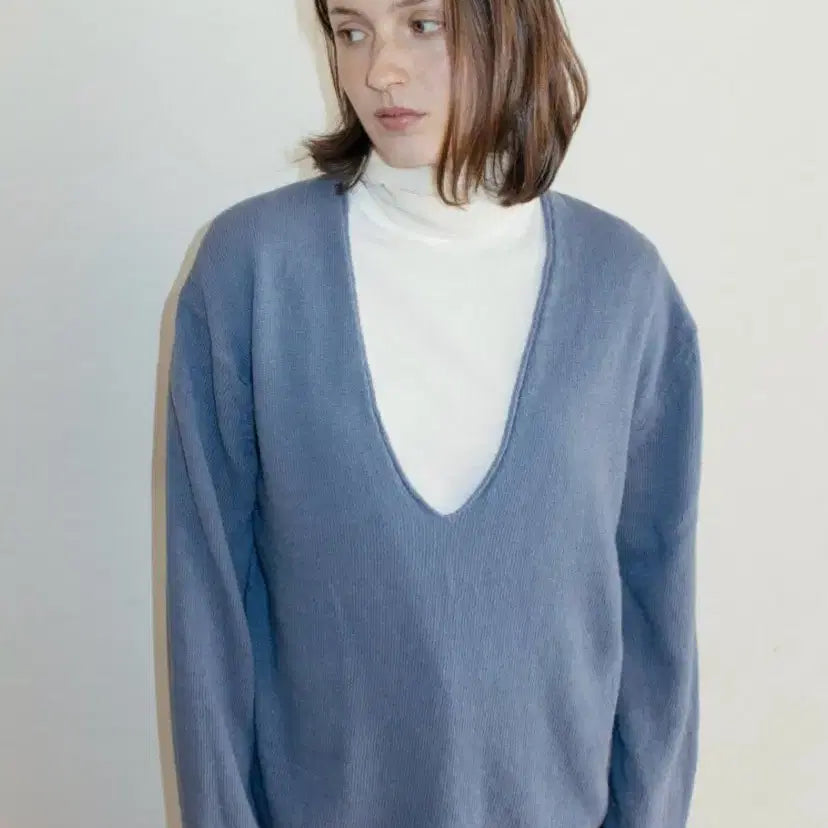 [BUNJANG] Le Ete Deep V-Neck Knit / le ete 르에떼 딥 브이넥 니트