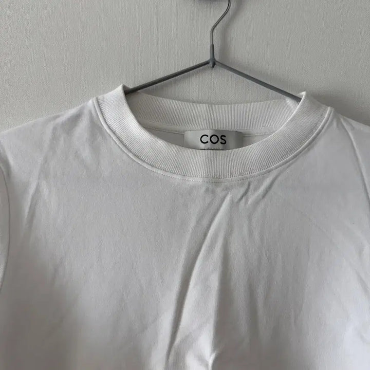 [BUNJANG] COS Clean Cut Long Sleeve T-Shirt / 코스 COS 클린 컷 롱 슬리브 티셔츠