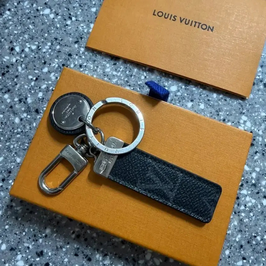[BUNJANG] Louis Vuitton Neo LV Club Keyring / 루이비통 네오 LV 클럽 키링