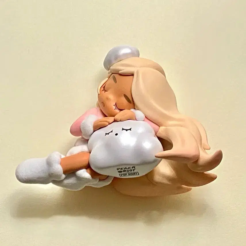 [BUNJANG] Peach Riot Sleep Over Poppy Cloud Figure / 피치라이엇 슬립 오버 파피 구름 피규어