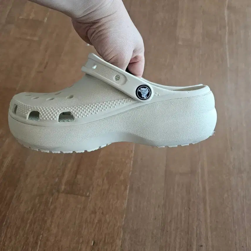 [BUNJANG] Crocs Classic Clogs Ivory / 크록스 아이보리 클래식 클로그