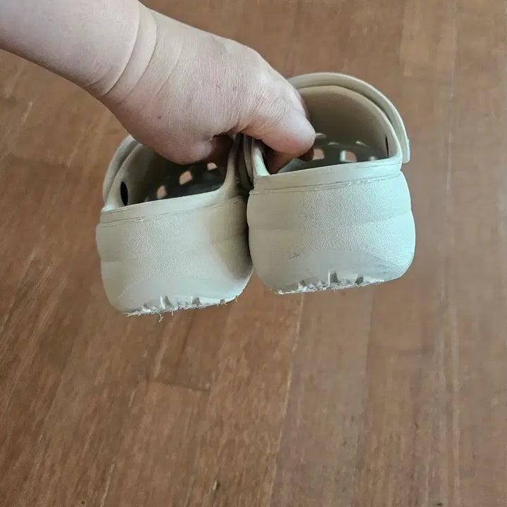 [BUNJANG] Crocs Classic Clogs Ivory / 크록스 아이보리 클래식 클로그