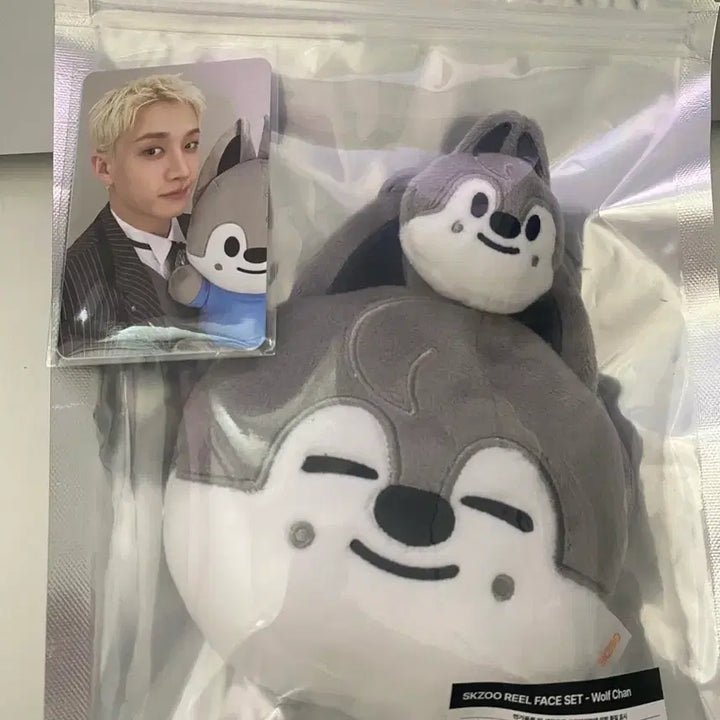 [BUNJANG] Stray Kids SKZOO Wolf Chan Re:verse Set + Photocard / 스키즈 스키주 릴페이스세트(울프찬) + 포카
