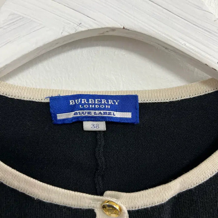 [BUNJANG] Burberry Gold Button Cropped Cardigan / Burberry 버버리 크롭 금장 가디건