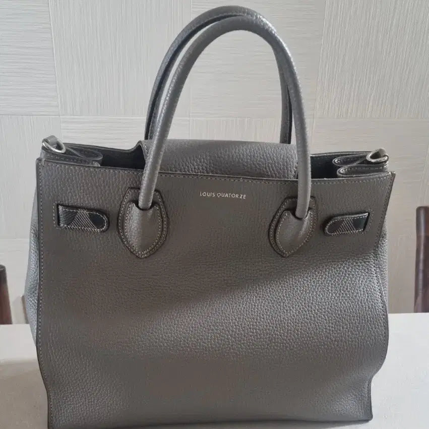 [BUNJANG] Louis Quatorze Leather Tote Bag / 루이까또즈 토트백
