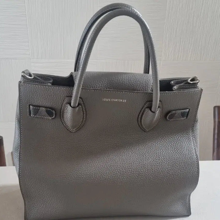 [BUNJANG] Louis Quatorze Leather Tote Bag / 루이까또즈 토트백
