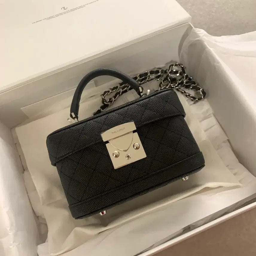 [BUNJANG] The Louran Half Moon Black Caviar Chain Bag / 더로랑 하프문 블랙 캐비어 체인백 가방