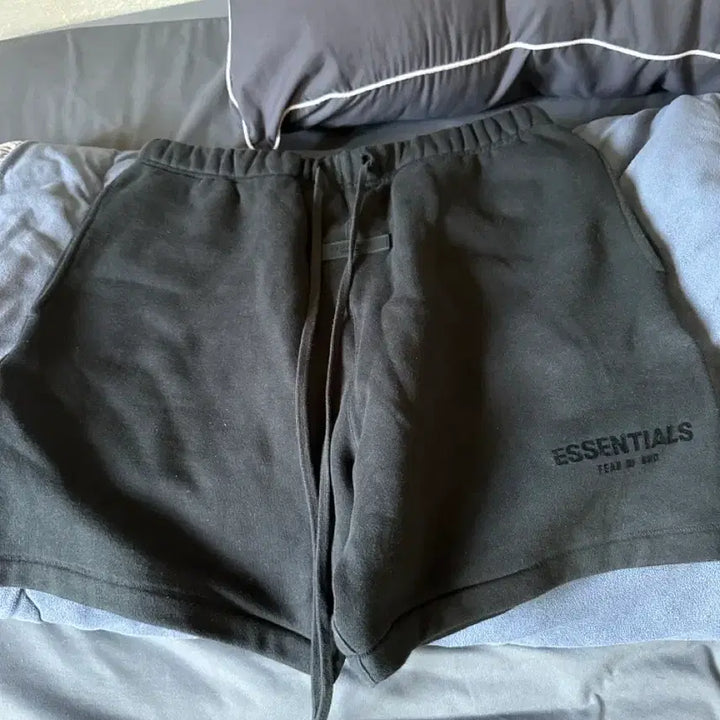 [BUNJANG] Fear of God Essentials Shorts Black M / 피어오브갓 에센셜 쇼츠 black M