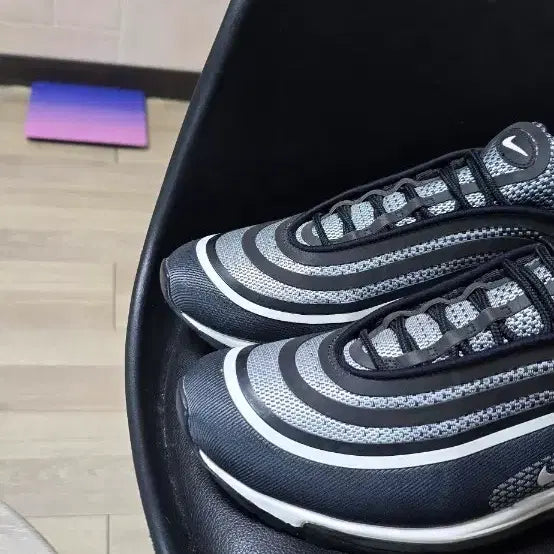 [BUNJANG] Nike Air Max 97 Black/White Sneakers / 나이키 에어맥스 97 블랙 / 화이트 운동화(290)