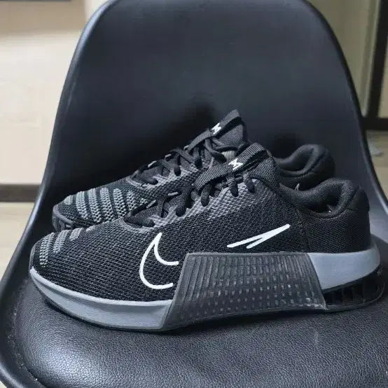 [BUNJANG] Nike Athletic Shoes Black 245 / 나이키 운동화 블랙 245