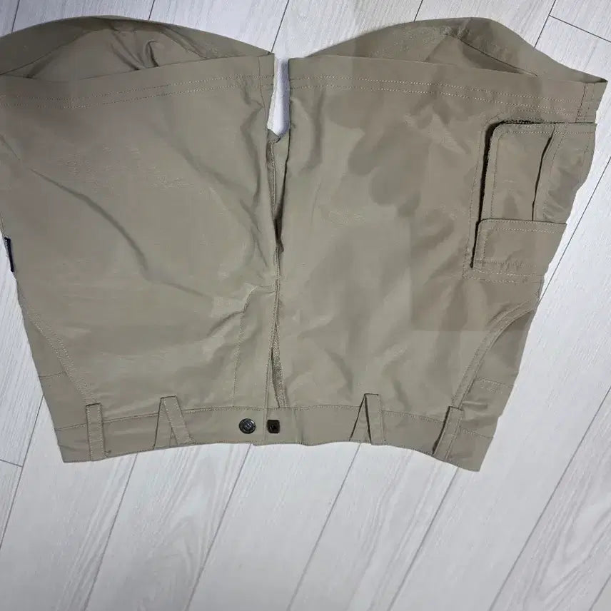 [BUNJANG] Beige Cargo Shorts / 베이지색 카고 반바지