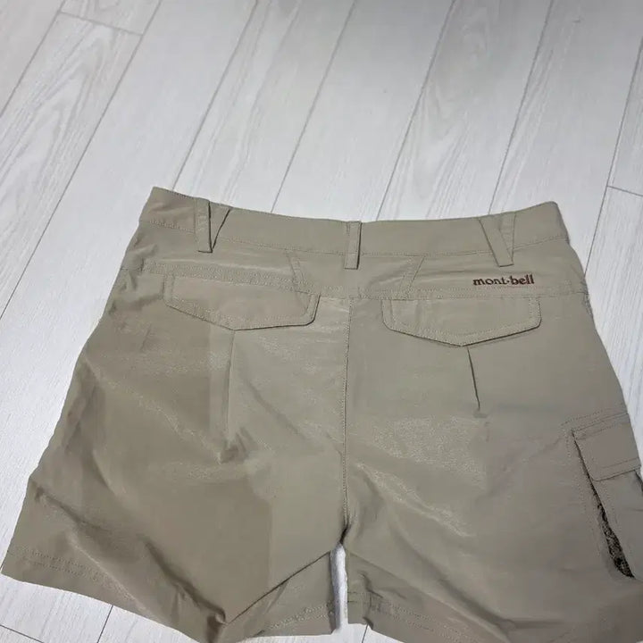 [BUNJANG] Beige Cargo Shorts / 베이지색 카고 반바지