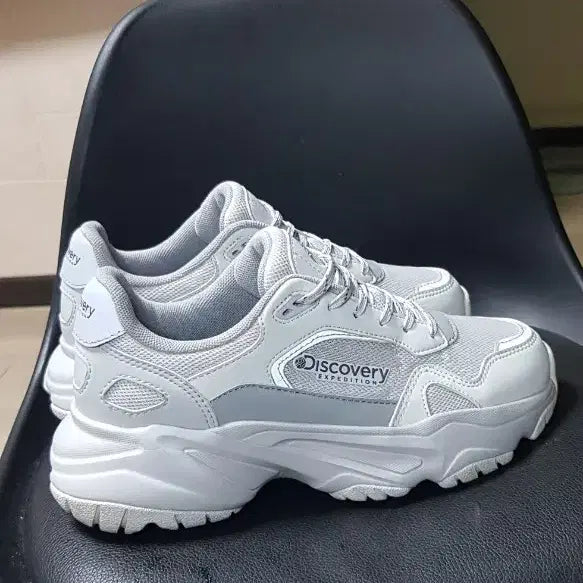 [BUNJANG] Discovery Expedition Sneakers White (235) / 디스커버리 익스페디션 운동화 흰색(235)