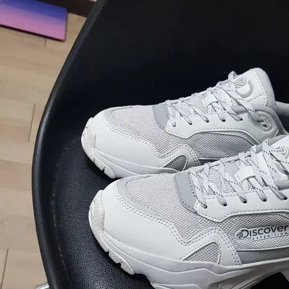 [BUNJANG] Discovery Expedition Sneakers White (235) / 디스커버리 익스페디션 운동화 흰색(235)