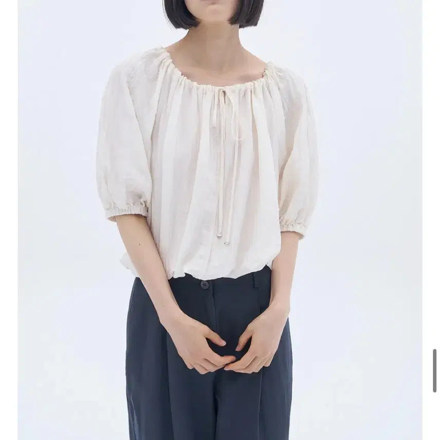 [BUNJANG] Nyhavn Belora Shirring Blouse Balloon Sleeve / 니하운 벨로라 셔링 블라우스 벌룬