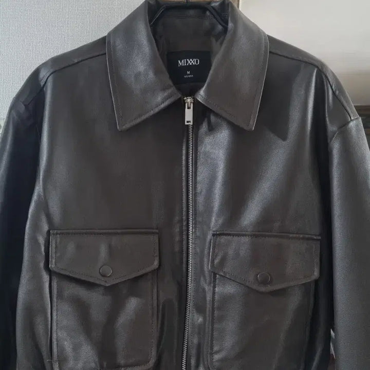 [BUNJANG] Mixxo Faux Leather Stand Collar Zip-Up Jacket MIWJLDT01C / 미쏘 페이크 레더 스탠카라 집업 자켓_MIWJLDT01C