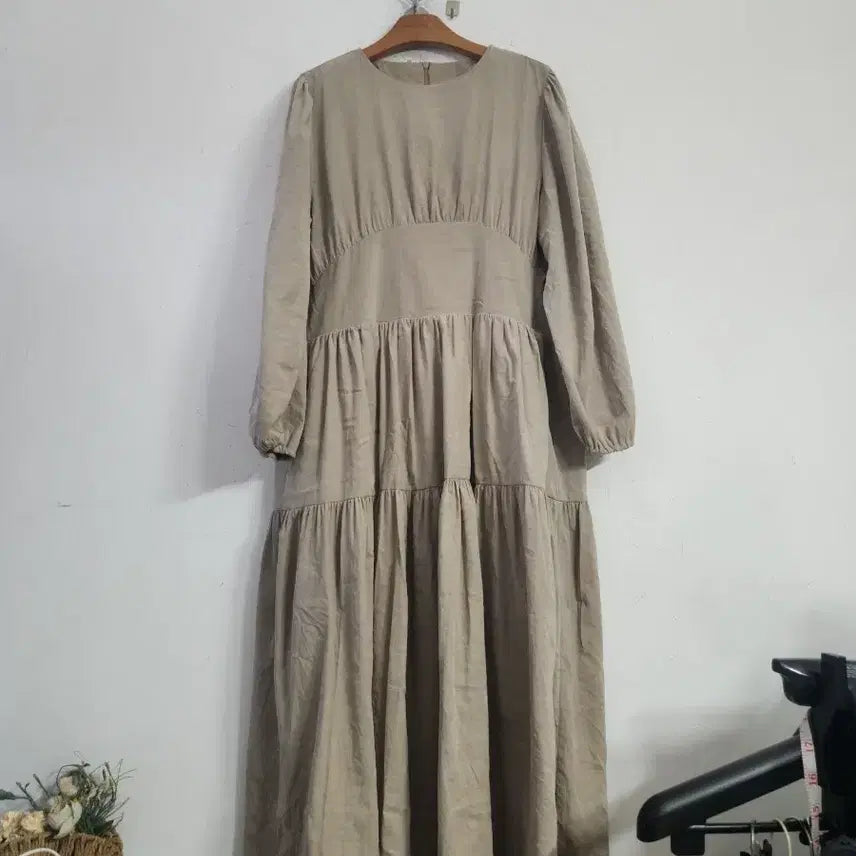 [BUNJANG] Beige Balloon Sleeve Long Dress / 베이지 롱 원피스 벌룬소매