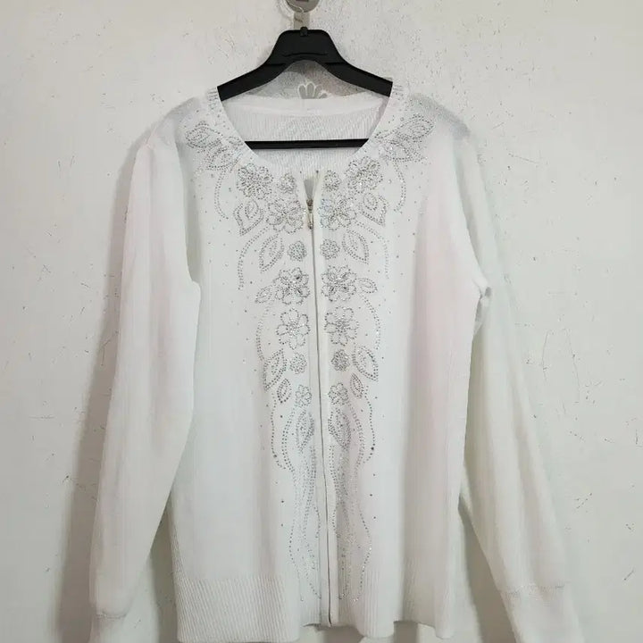 [BUNJANG] White Rhinestone Zip-Up Cardigan / 화이트 라인스톤 장식 집업 가디건