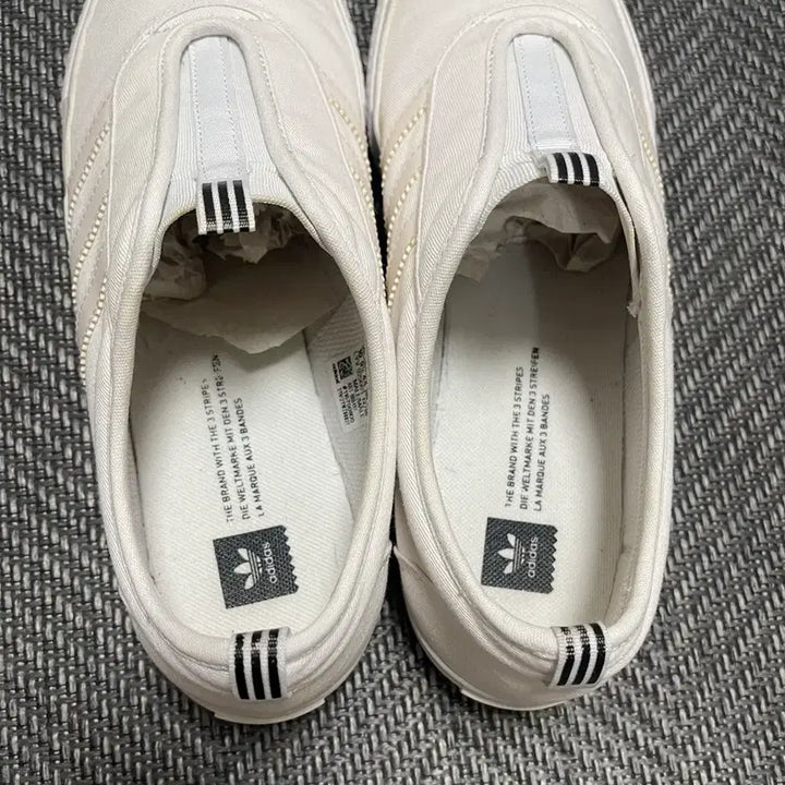 [BUNJANG] Adidas Slip-On Sneakers / 270mm] 아디다스(adidas)슬립온