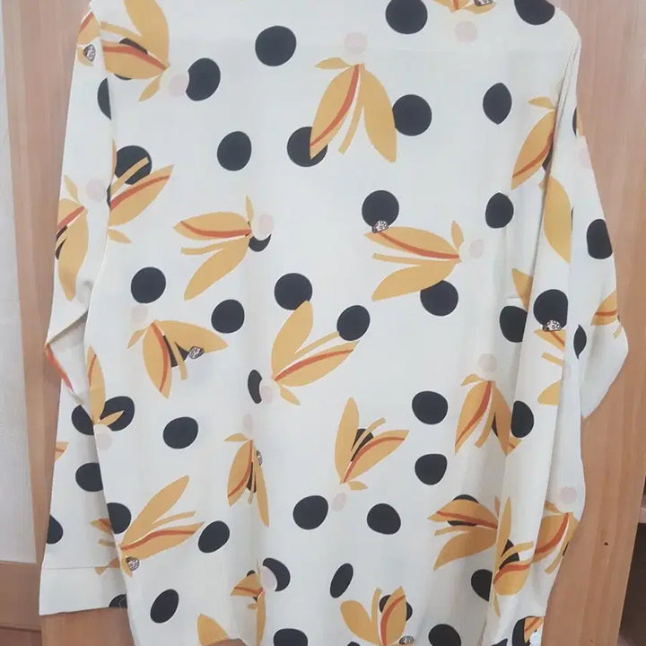 [BUNJANG] Flower Dot Pattern Blouse (Size 66) / 플라워 도트 패턴 셔츠 블라우스(66)미사용