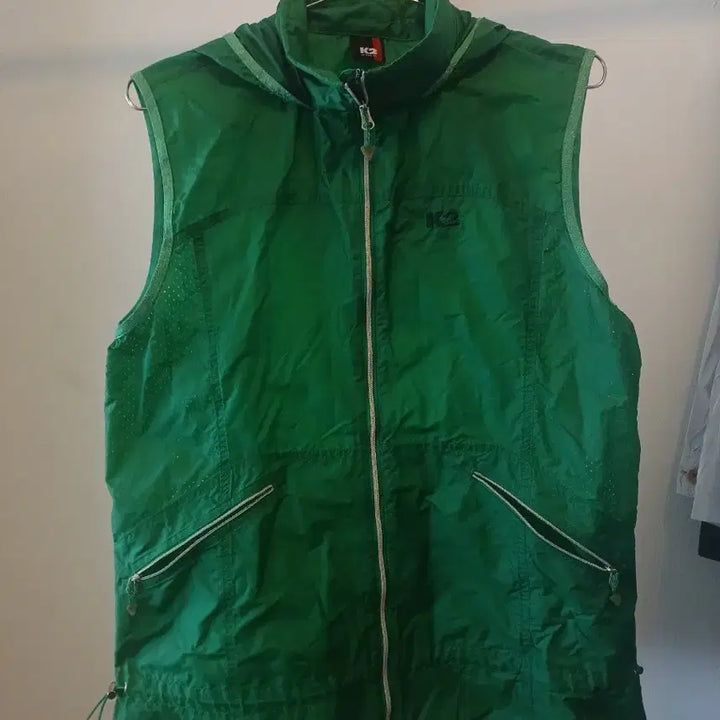 [BUNJANG] K2 Green Windbreaker Vest Size 100 / K2 그린색 바람막이 조끼 100